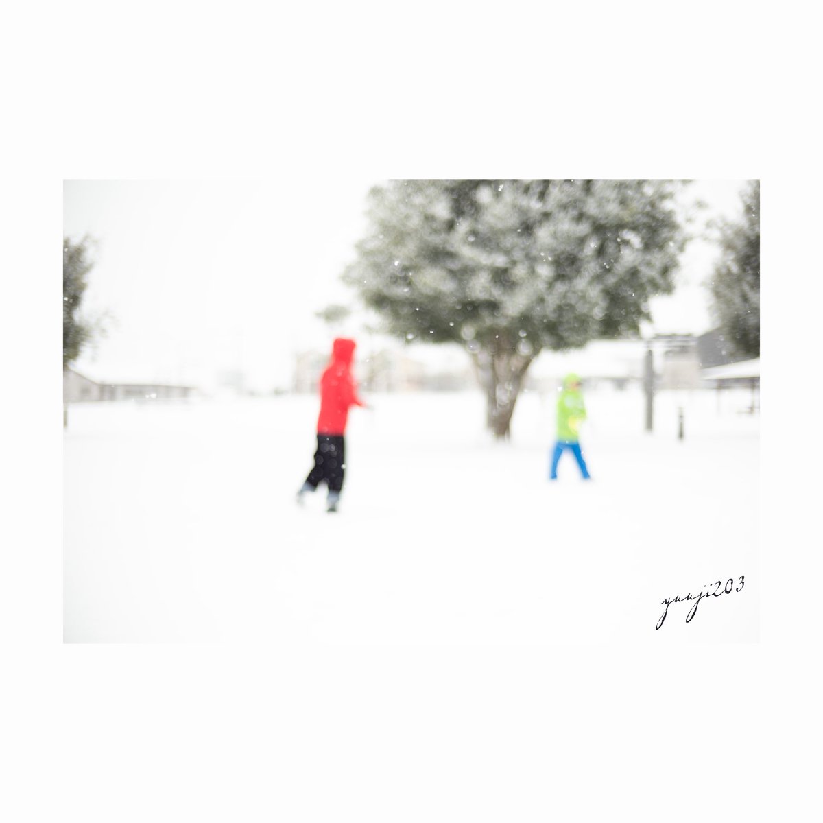 雪遊び

公園独り占め