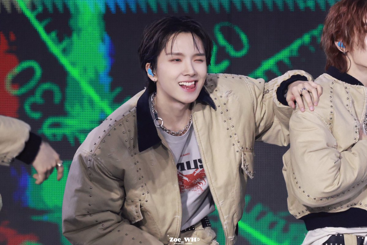 이 사진 무대 위에서의 운학이를 너무 잘 나타낸 사진 같다 너무 행복해 보이잖아