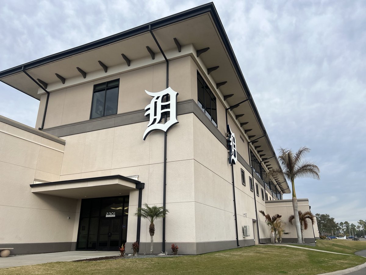 Evan Petzold tweet media