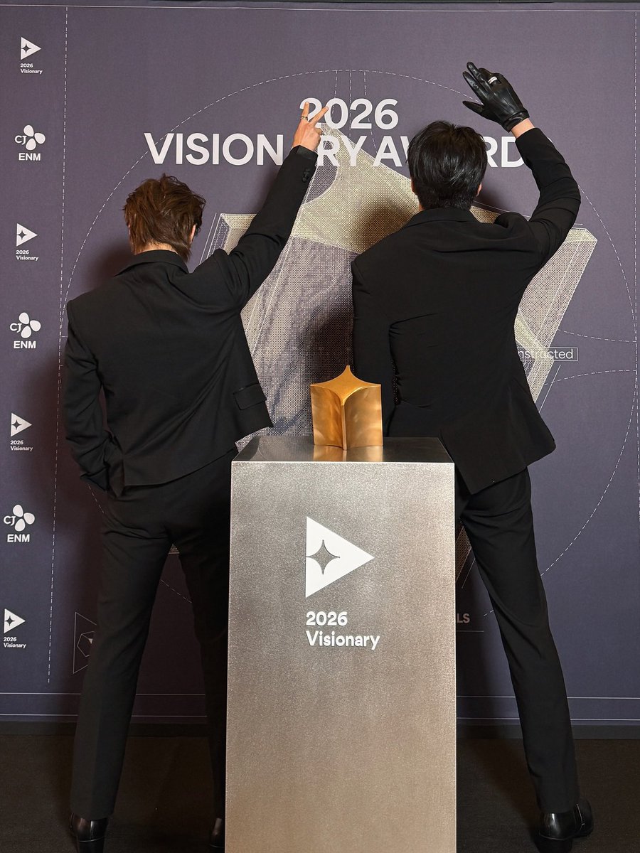 260211 ZB1 인스타그램 #박건욱 

ZB1 MATTHEW &amp; GUN WOOK (a.k.a EMP) at 2026 VISIONARY AWARDS✨