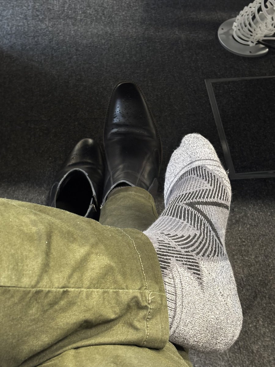 FootGodCrellin's tweet photo. Today was not the best day to decide to wear in a new pair of boots… which of you is going to help soothe my feet later? https://t.co/0s94bUxX5p