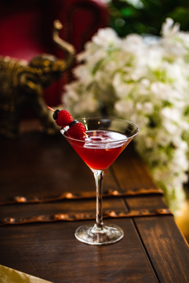 Celebrate Valentine’s Day with an unforgettable dining experience! 🌹 Let us handle the details while you make lasting memories. 📅 Reserve your table!