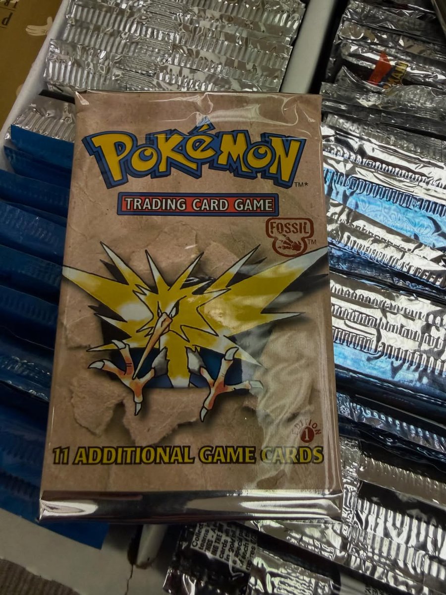 gurucollects's tweet photo. A collector just bought the ENTIRE inventory of a card shop that closed in 2005-06.

The owner had a habit of setting a few packs aside from every release… and never touched them again. Thousands of packs of Pokémon, sports, Magic and more. Nearly 1,000 unique vintage wax options once it’s all sorted.

30+ years in the hobby and he said this was one of the most fun buys he’s ever made.

"Boxes that he couldn’t move for $25 now sell for $750. It has just as many single cards/inserts. All the big stuff from that era."

📸: grandslamcollectibles / IG