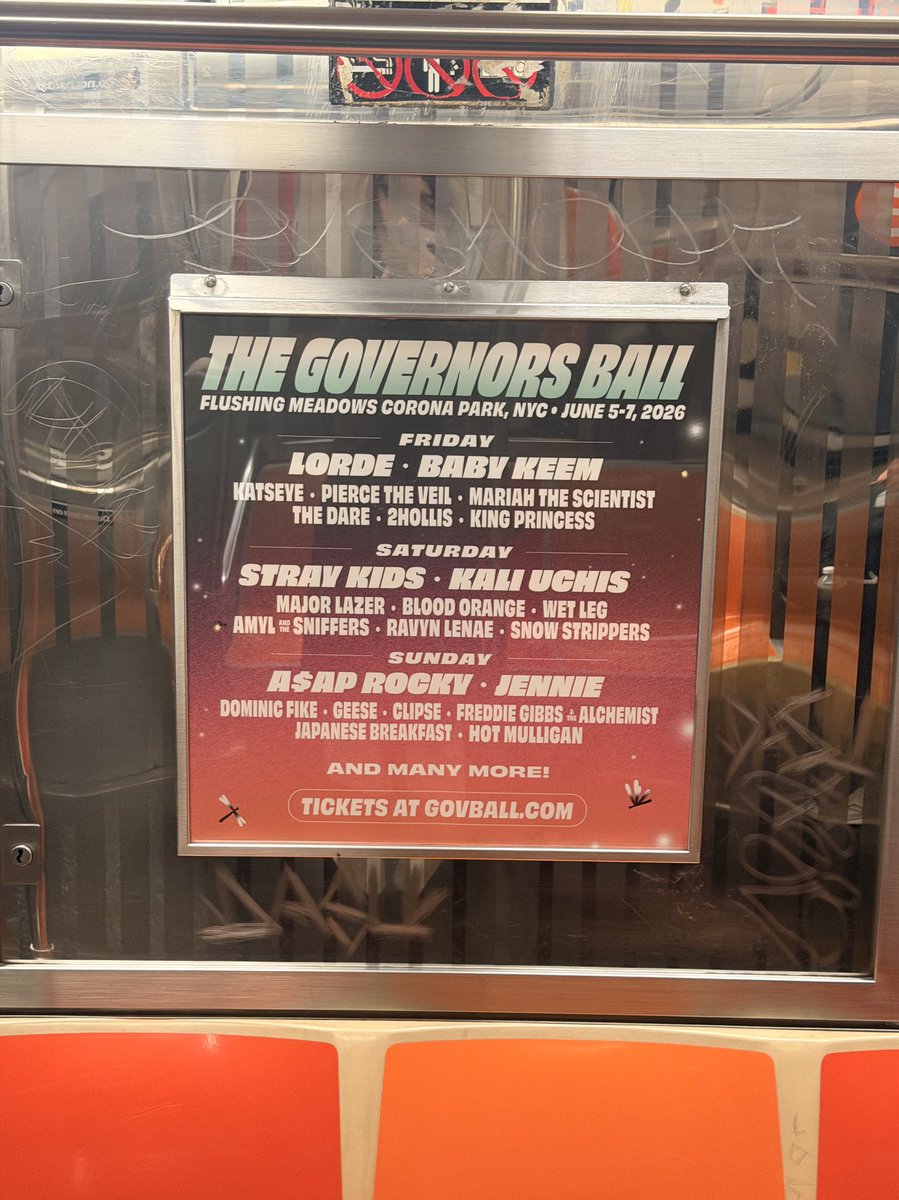 meg 🪽✨ tweet media