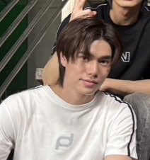 flowerykpp's tweet image. ที่เราเคยถามทุกคนเกี่ยวกับข่าวลือว่าไอดอลกับศิลปินเดี่ยวในค่าย….แอบคบกันเรื่องจริงไหมวันนี้เราลองมานั่งดูไลฟ์แล้ว เราเห็นมวลแล้วค่ะ มวลคนเลิกกัน😭😭😭