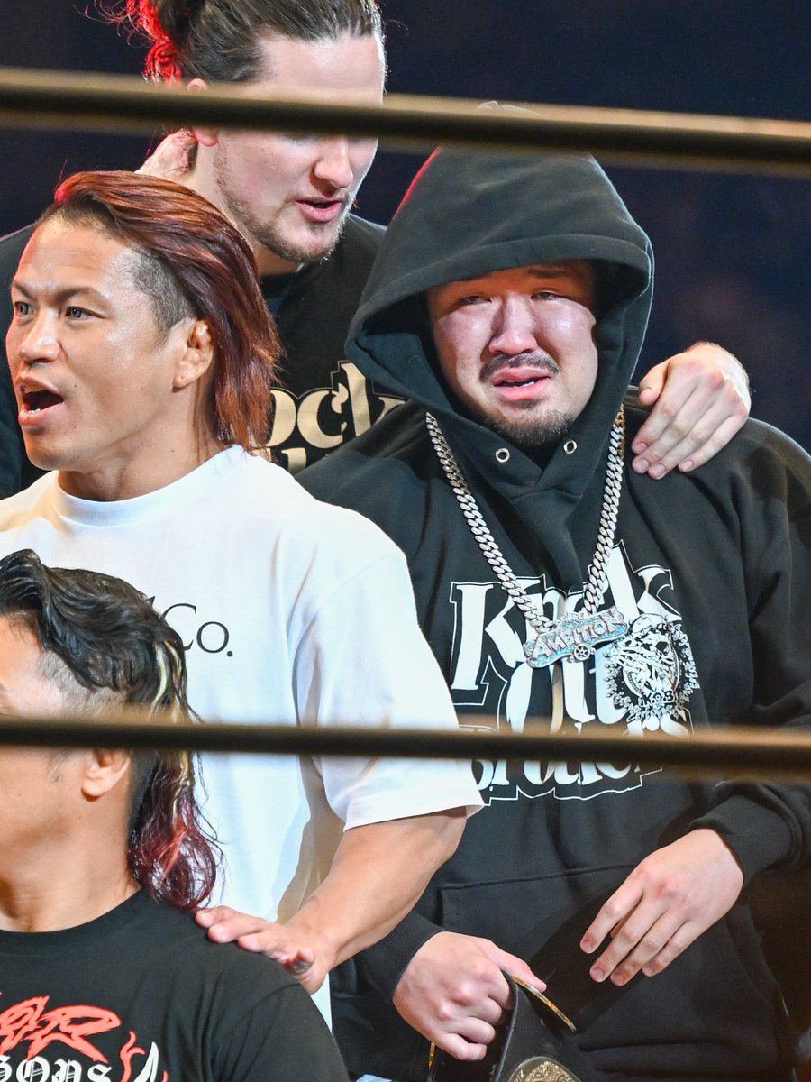 Russumuck's tweet photo. 背を向けてたから泣いてるのかな…と思ったら想像以上に泣いててますます好きになってしまった https://t.co/2GaDpJPPJ8