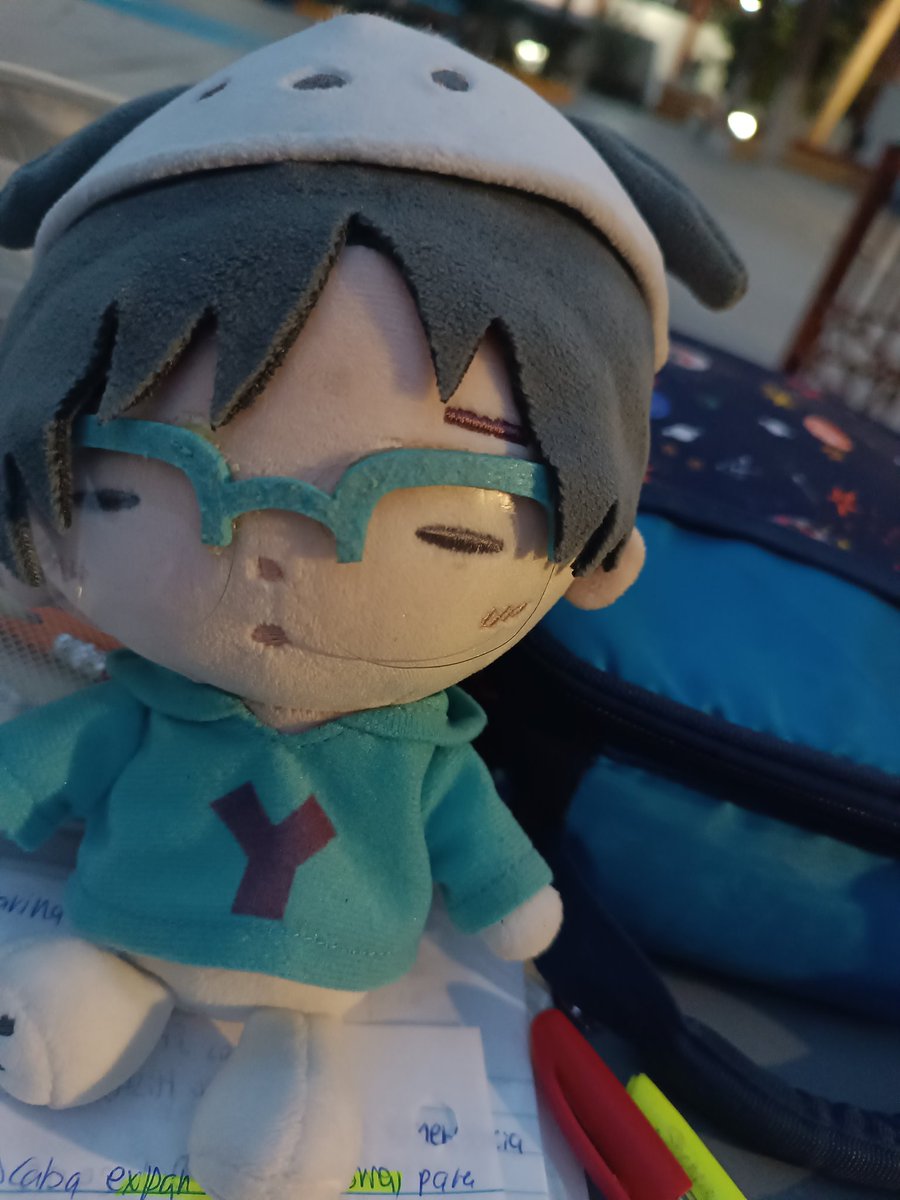 blurryblux's tweet photo. Since YOI is returning due to the new dub.. Pochayuuri! <3 https://t.co/QcFVwWI39L