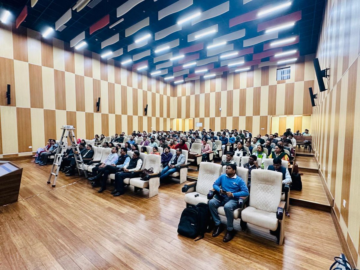 AyushmanBihar's tweet photo. 🏥 Driving Stronger Healthcare Delivery in Bihar
📍 Bapu Tower, Patna | 11 February 2026

Under the leadership of Shri Shashank Shekhar Sinha, CEO, BSSS, a State Level Review Meeting of #ABPMJAY, #MMJAY and #ABDM was convened to accelerate the impact on the ground.
@AyushmanNHA https://t.co/inxXpnyA4X
