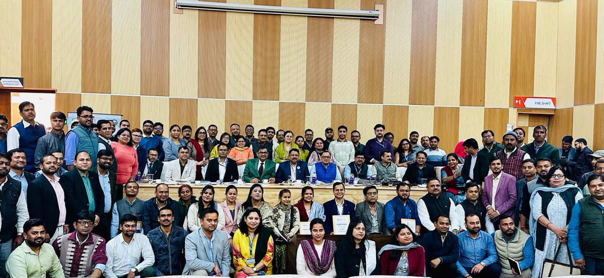 AyushmanBihar's tweet photo. 🏥 Driving Stronger Healthcare Delivery in Bihar
📍 Bapu Tower, Patna | 11 February 2026

Under the leadership of Shri Shashank Shekhar Sinha, CEO, BSSS, a State Level Review Meeting of #ABPMJAY, #MMJAY and #ABDM was convened to accelerate the impact on the ground.
@AyushmanNHA https://t.co/inxXpnyA4X