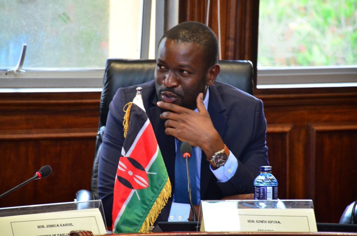 PEOPLE'S SECRETARY GENERAL. Mbele Iko SAWA Omwami!!