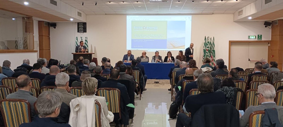 CislMessina's tweet photo. 🔋 Piano Energetico Regionale, importante confronto promosso dalla @CislSicilia.

🗣️@NinoAlibrandi: «La transizione energetica è una grande opportunità di crescita e sviluppo per il nostro territorio, ma deve essere accompagnata da scelte chiare, tempi certi e procedure snelle». https://t.co/PCnEHy4R2z