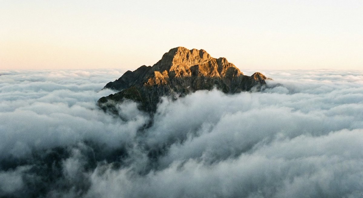 God is working on things you can’t see. 🛠️
He is fighting battles you don’t know about. ⚔️
He is preparing blessings you haven’t asked for yet. 🎁

Keep going. The week isn't over.

#Faith #TrustGod