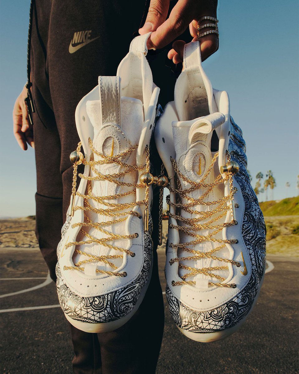 Sneakerologue's tweet photo. Victor Solomon x Nike Air Foamposite One "Westside Beaches" 🔥 https://t.co/C7K3Cr4HiJ