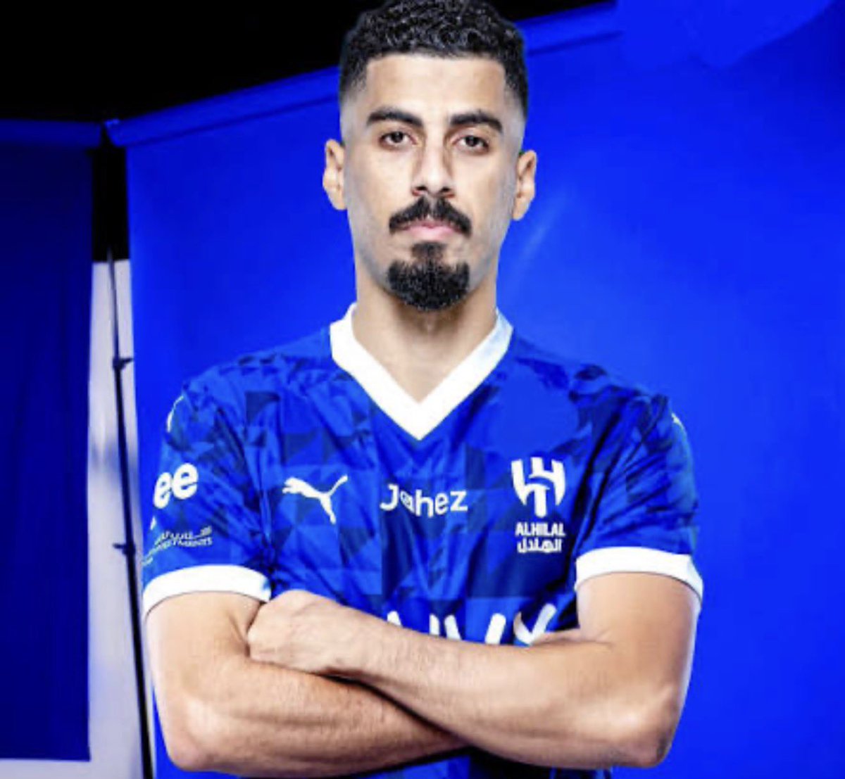 Aljamaz8910's tweet image. يلومون إدارة الهلال على عدم التنازل عن [ أيام معدودة ] في عقد عبدالله الحمدان .
ويتناسون أنهم رفضوا التنازل عن [الأيام المعدودة]  في عقد علي لاجامي الا بمقابل 4 ملايين ريال !
التناقض في أبشع صوره !!