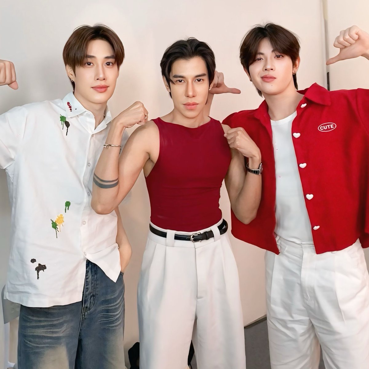 ไลฟ์นี้มีคนฮอปมากกว่า 1,000 ครั้ง 🤣
#หล่อนมีพิรุธอีกแล้วนะ
#SandellVdayLiveXTleFirstOne
#TleFirstone #เติ้ลเฟิร์สวัน