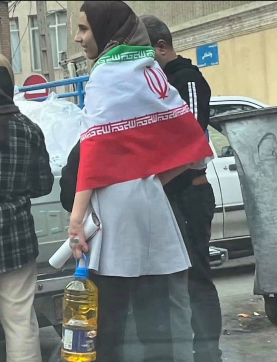 این روزها روغن از شرف گرانتر است.