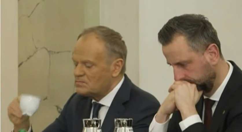 Zapraszam do zabawy.

Podpisz zdjęcie 👇😉