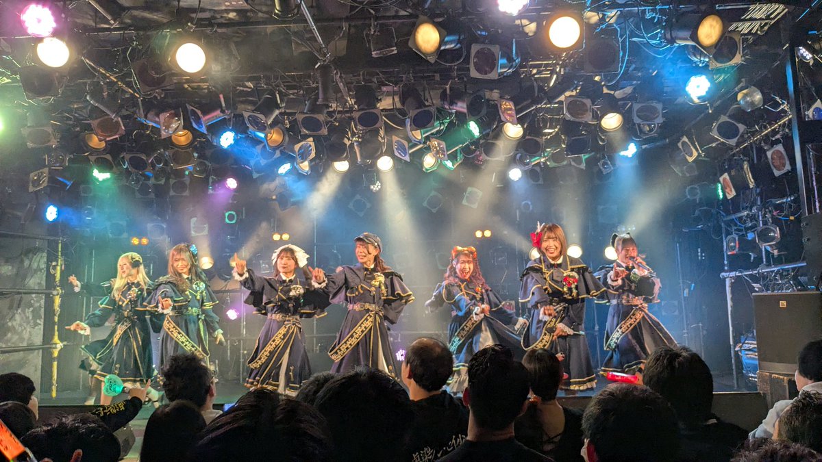 FlediDon's tweet photo. What the fuck is this situasion?

2月11日渋谷Club quattroでライブたのしかったです。
Situasion, Tenten, Ringwanderung 本当にありがとう。

@SITUASION_INFO
@tenten_info 
@RWR__OFFICIAL https://t.co/oBSTvUL4kF