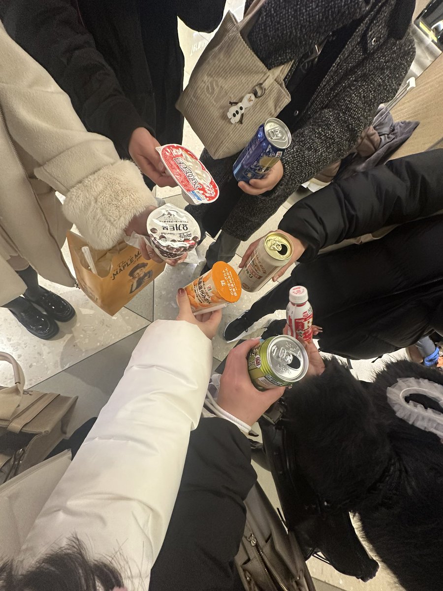 yabaisewing's tweet photo. 餃子会🥟歳を感じる🙃また来月🎂 https://t.co/qJ3waKK3pG