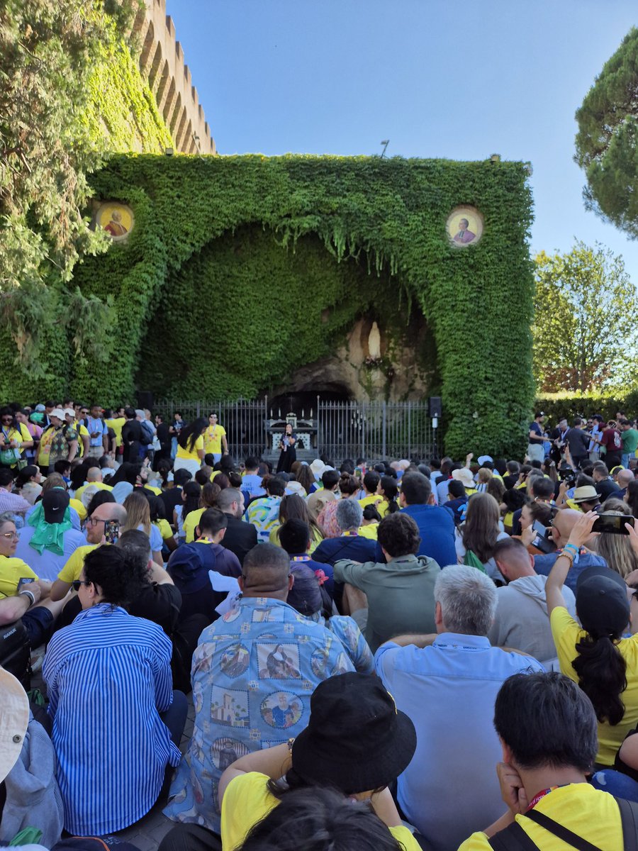 #Tb de cuando estuvimos en la gruta de Lourdes en los Jardines Vaticanos en el Jubileo de los Misioneros Digitales