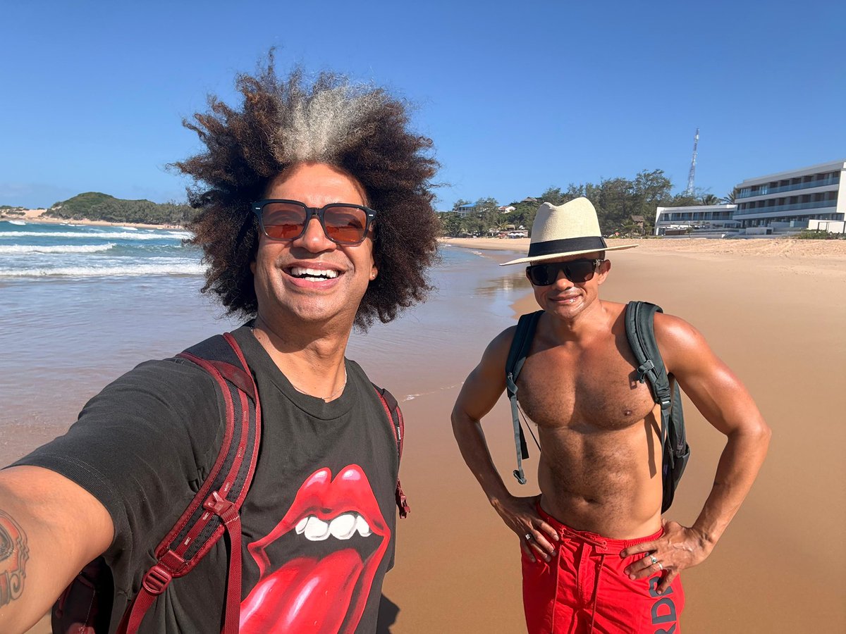 marclottering's tweet photo. Well hello Tofo, Mozambique 🥰 The guy next to me in the red shorts, I picked up on the beach. All he wants is a burger and a coo'dring. It's lekke here 😁🙌🏼 #tofo #mozambique🇲🇿 #exhale 💚 https://t.co/FvhQgh8aCu