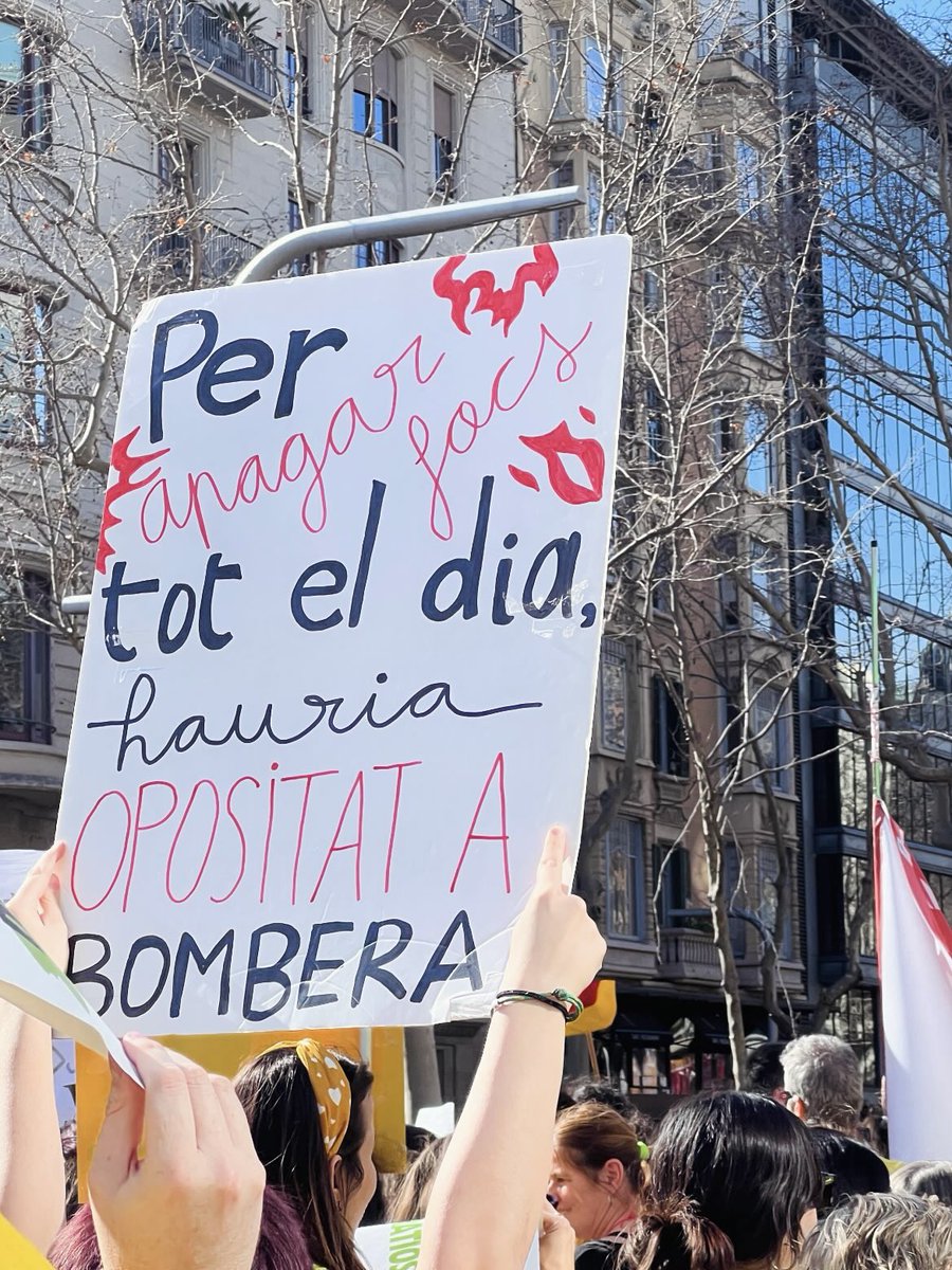martabaallester's tweet photo. no he pogut fer vaga a la uni però comparteixo escrits molt significatius que he vist al instagram🙌🏼🗣️ #Vaga11F https://t.co/7MfhpTyI2M