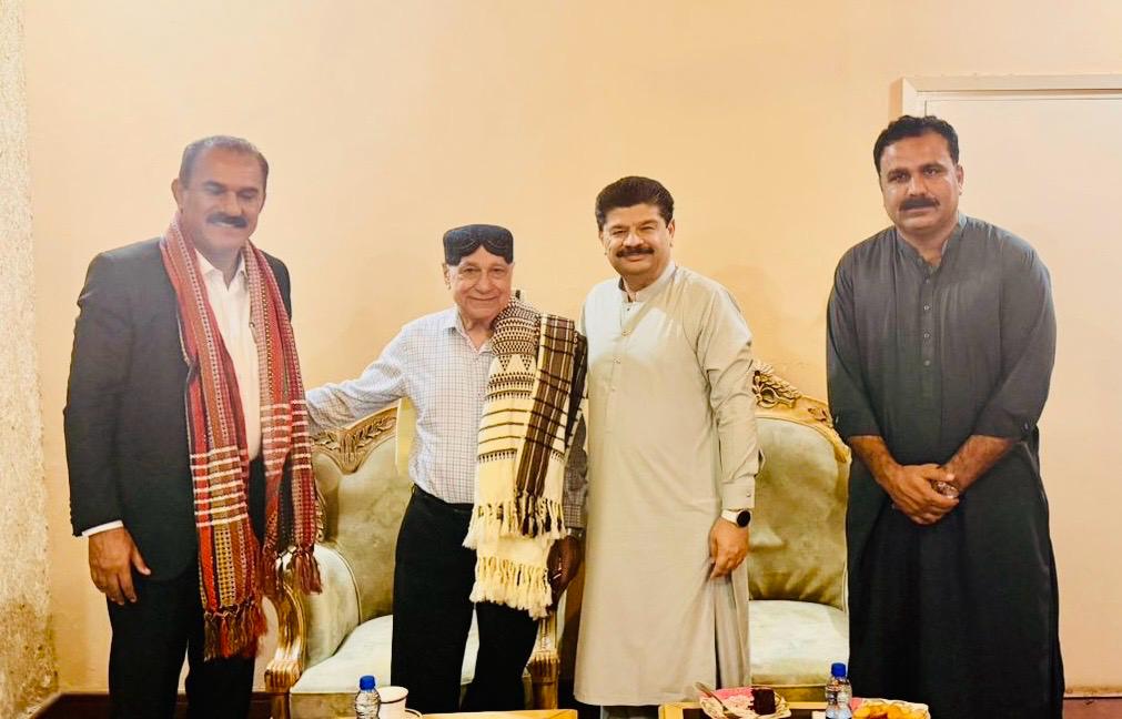TariqKhanTalpur's tweet photo. Dr. Haider Ali Talpur from the UK & a respected social figure of the Talpur community, visited my residence in Karachi. We shared a warm & pleasant discussion, as always. His nephew, @NaeemTalpur8, Add Advocate General Sindh, was also present on the occasion.
#PS48 #PPP #Digri https://t.co/VP7Tqf1DYX