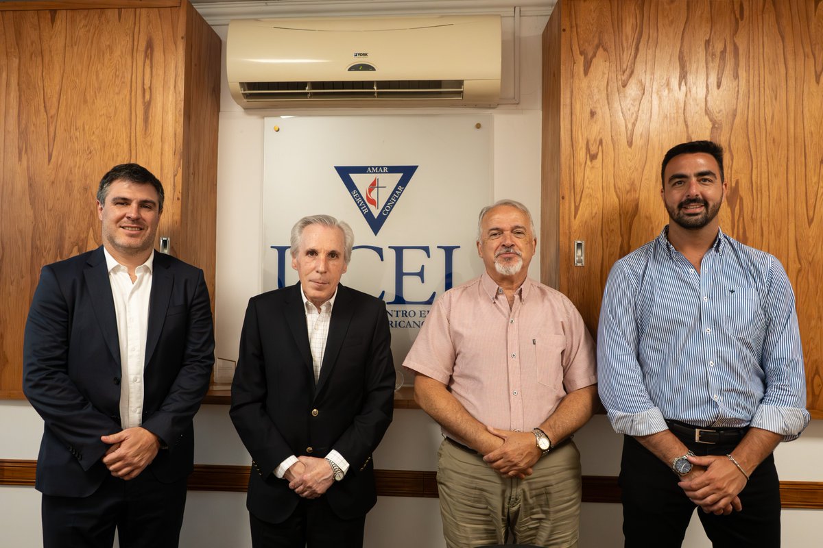 UniondeRosario's tweet photo. 🤝 ¡Vínculo renovado! @UCEL_Rosario y la @URR_oficial firmaron la extensión de su acuerdo de sponsoreo.

🏆 La Universidad seguirá siendo Main Sponsor de los juveniles, poniendo en juego la Copa UCEL 2026.

Educación + Deporte: una alianza que no para de crecer. 🏉🎓 https://t.co/oYsVsPWyW5