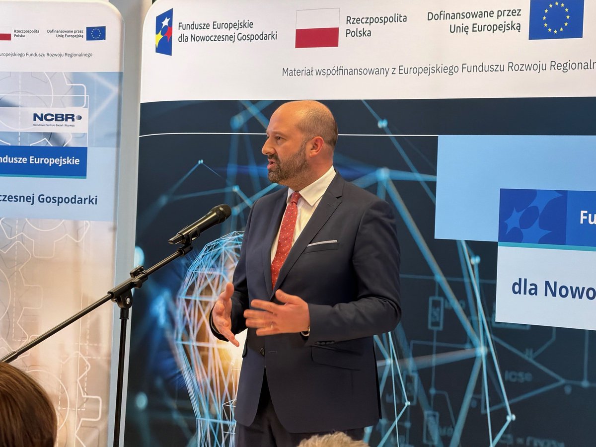 EUinPL's tweet image. 1/2 
ZF #Polpharma SA rozpoczyna projekt rozwoju leków nowej generacji opartych na #RNA, współfinansowany ze środków @fundusze_eu – ponad 30 mln zł w ramach inicjatywy #STEP. Dziś podpisanie umowy.