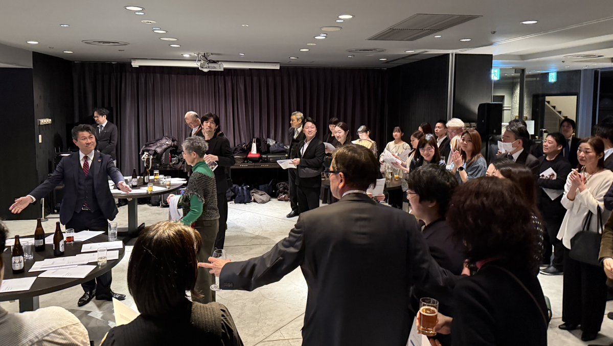 kyukyo_musician's tweet image. #九響定期437 満席のご来場、誠にありがとうございました！
首席指揮者 太田弦さんとのマーラー／交響曲第9番。

今年度最後の定期、特別な“音楽の旅”だったように思います。
お楽しみ頂けていれば幸いです。

終演後は九響交流カフェ、そしてさらに、市内某所で五島理事長プレゼンツの懇親会！

#九響