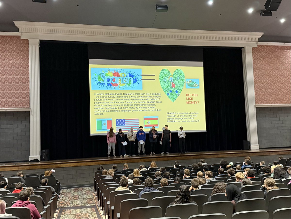 CounselorsNOHS's tweet photo. 8th Grade Eagles 🦅 🦅learning about all of the high school elective choices 😊 https://t.co/FvMXYKH4QF