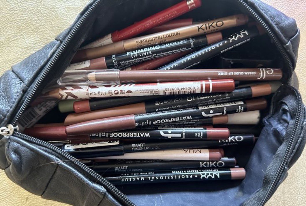 fashionndiary's tweet image. 