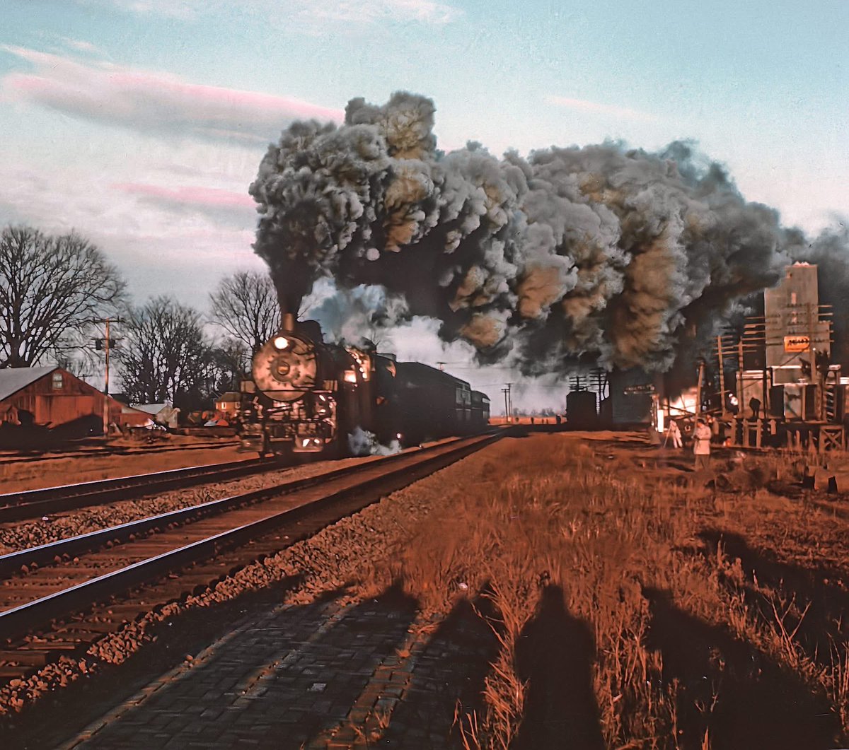 Burlington 2-8-2 #4960 with a fan trip at Altona, IL; December, 1960.   Rick Burn photo.

american-rails.com/4960.html