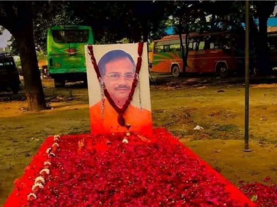 आज जो बात ब्राह्मण सहित संपूर्ण सवर्ण समाज को  समझ आ रही है,वो बात मुझे कमलेश तिवारी हत्याकांड के बाद समझ आ चुका था..जिस तरह आज हिंदू रक्षा दल के अध्यक्ष पिंकी चौधरी कार्य कर रहे हैं,उसी तरह एक समय हिंदू समाज पार्टी के अध्यक्ष कमलेश तिवारी कार्य किया करते थे..!
#GCAtrocityAct