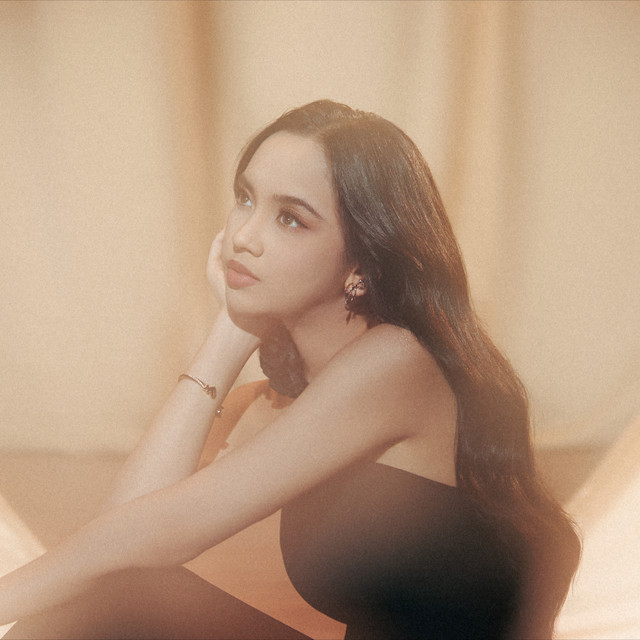 ‘Teganya Kau’ by Lyodra reaches a new peak of #50 (+10) on the Spotify Indonesia daily chart with 365.6K streams.