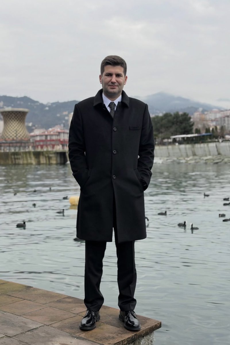 Sizi seveni severiz, 
sevmeyene düşmanız.
<a href="/ayyildirim1/">Ahmet Yiğit Yıldırım</a>