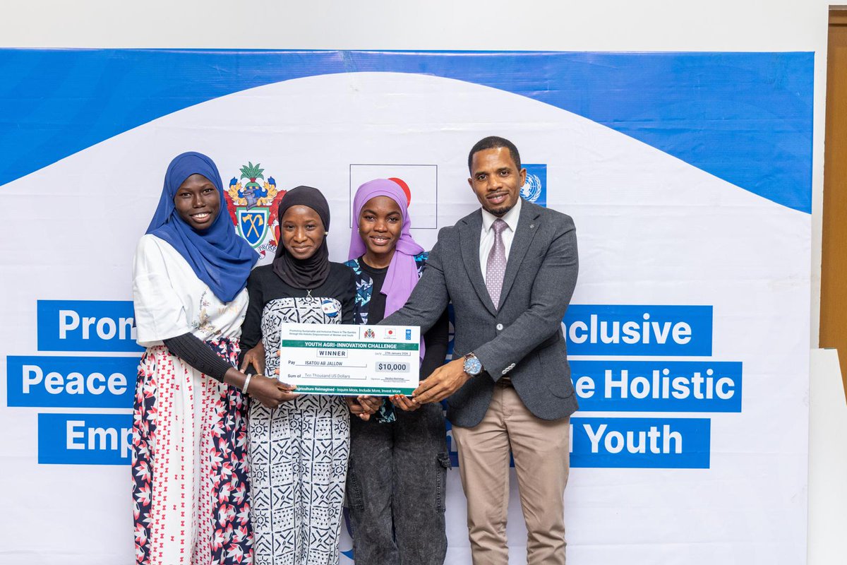 UNDP_TheGambia's tweet photo. Proud of ThreshWorks – Isatou, Sally & Awa – mechanical engineering graduates from #USET and winners of the UNDP/🇯🇵 #AgriInnovation Challenge – driving innovation through mechanized rice threshing machines📈post-harvest loss and 📈food security. https://t.co/wiIv3PkStv