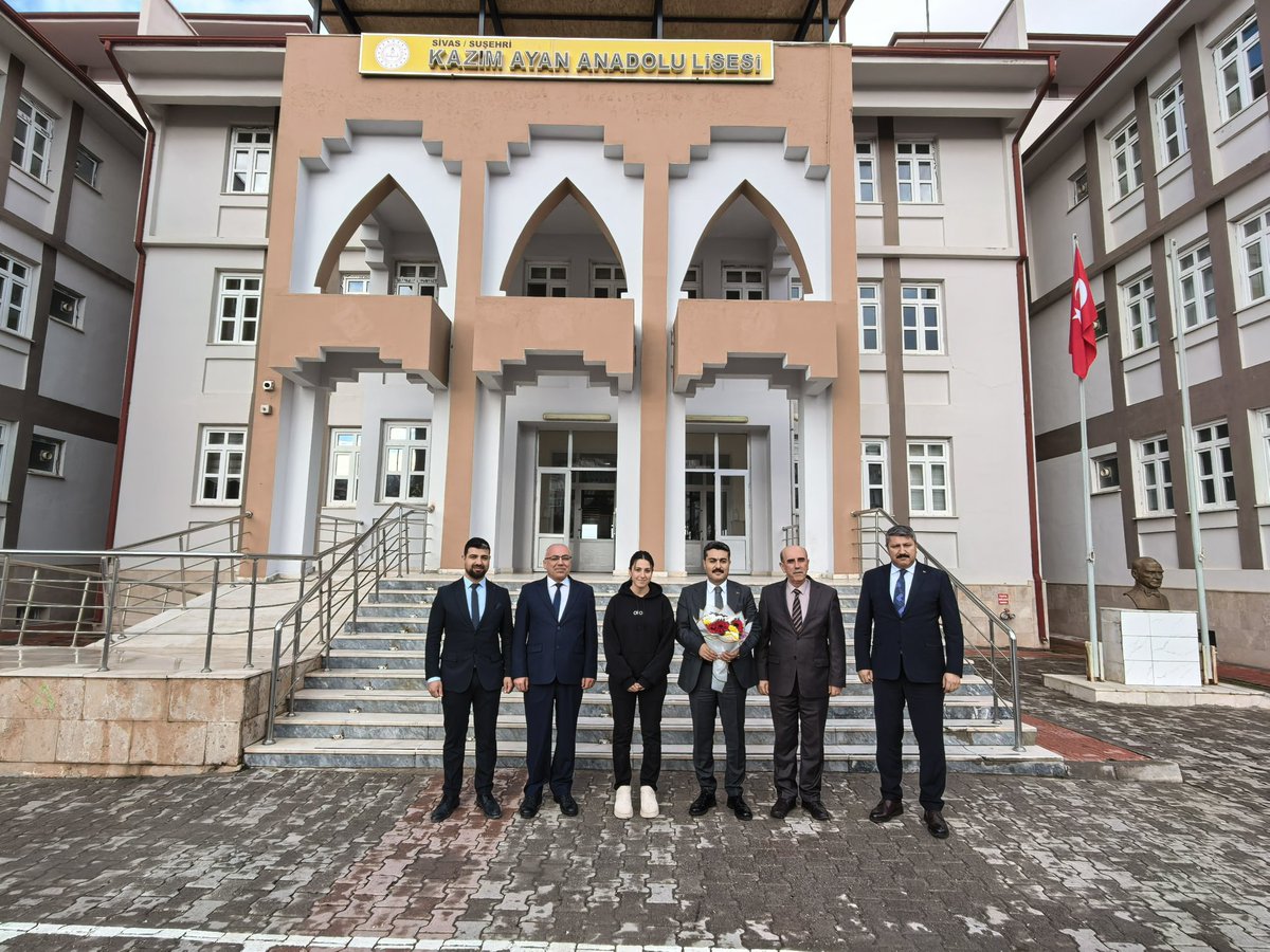 Susehri_KAAL's tweet photo. İl Milli Eğitim Müdürümüz Sayın Fatih Erdoğan, İlçe Milli Eğitim Müdürümüz Sayın Erkan Yıldız ve Şube Müdürlerimiz Okulumuzu Ziyaret ettiler, Nazik Ziyaretleri için teşekkür ediyoruz.
@Yusuf__Tekin
@valisimsek
@sivasmem
@erdogan_fatih66
@susehrimem 
@Erkanyldz_ https://t.co/6MSwjLXUXR