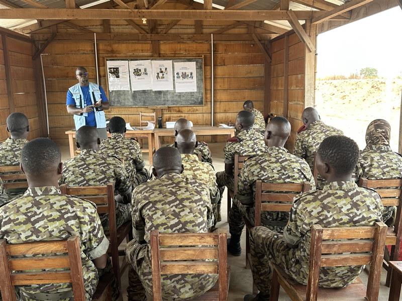 JoseToundou's tweet photo. Je reviens de Paoua où j'ai réactivé les mécanismes de coordination civilo-militaire en vue de promouvoir et assurer l'espace et l'accès humanitaire, en échangeant avec les acteurs militaires et humanitaires pour une meilleure coordination de l'aide https://t.co/0SK5EMzZPH