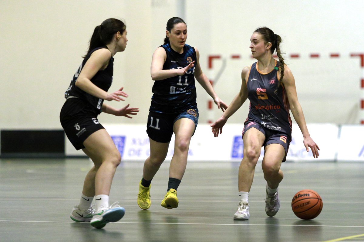 A tarde do domingo deixounos o derbi das nosas revistas protagonizado polo <a href="/CBBCostaArtabra/">Club Baloncesto Costa Ártabra | Ferrol</a> e o <a href="/CBLaracha/">C.B.Laracha</a>, onde o conxunto larachés impúxose 39-70. Kennedie Montue, con 28 puntos, foi a máxima anotadora do partido, ademais do MVP con 39 de valoración.

📸 <a href="/SadMoody241/">Victor</a>