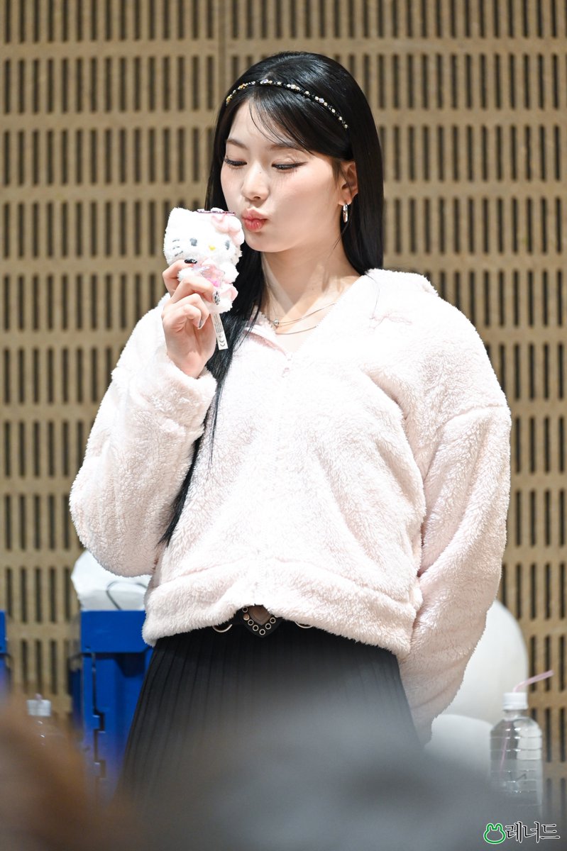 leoOPPA_1027's tweet photo. 260211 일본 팬싸     
아이사 kitty kitty         

#챙이바라기
#아이사 #STAYC #ISA #스테이씨 https://t.co/zGbM8ig69R