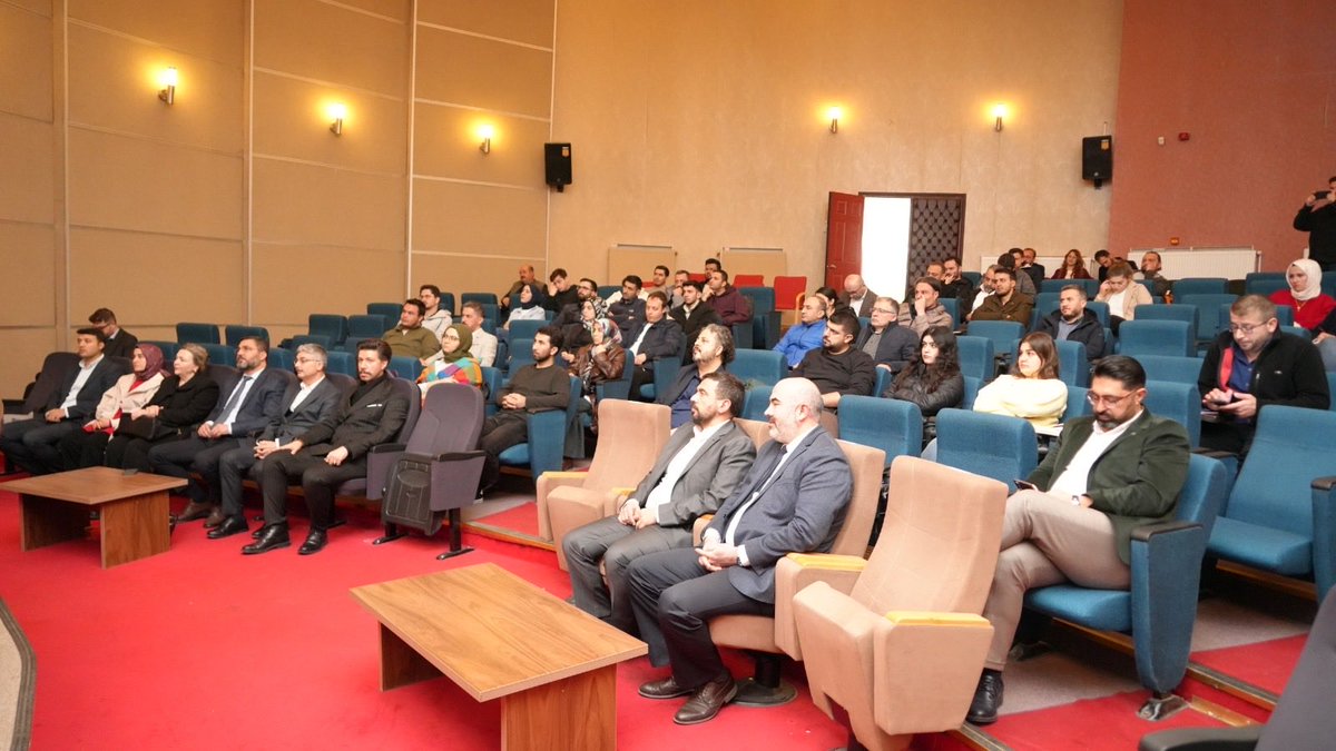 Konyato's tweet photo. Odamız, Konya Sanayi Odası, Konya Organize Sanayi Bölge Müdürlüğü ve KTO Teknoloji ve Eğitim Kampüsü iş birliğiyle düzenlenen “Üretimde Verimlilik Doğru Yerleşimle Başlar Semineri”, Konya Organize Sanayi Bölge Müdürlüğü Konferans Salonu’nda, Yönetim Kurulu Başkan Yardımcımız @LBsrn ’ın katılımıyla gerçekleştirildi.

Başaran, üretimde verimliliğin sürdürülebilir rekabet gücü açısından taşıdığı öneme dikkat çekerek, Konya Ticaret Odası tarafından hayata geçirilen Konya Model Fabrika’nın yürüttüğü çalışmalar ve firmalara sağladığı kazanımlar hakkında bilgi verdi.