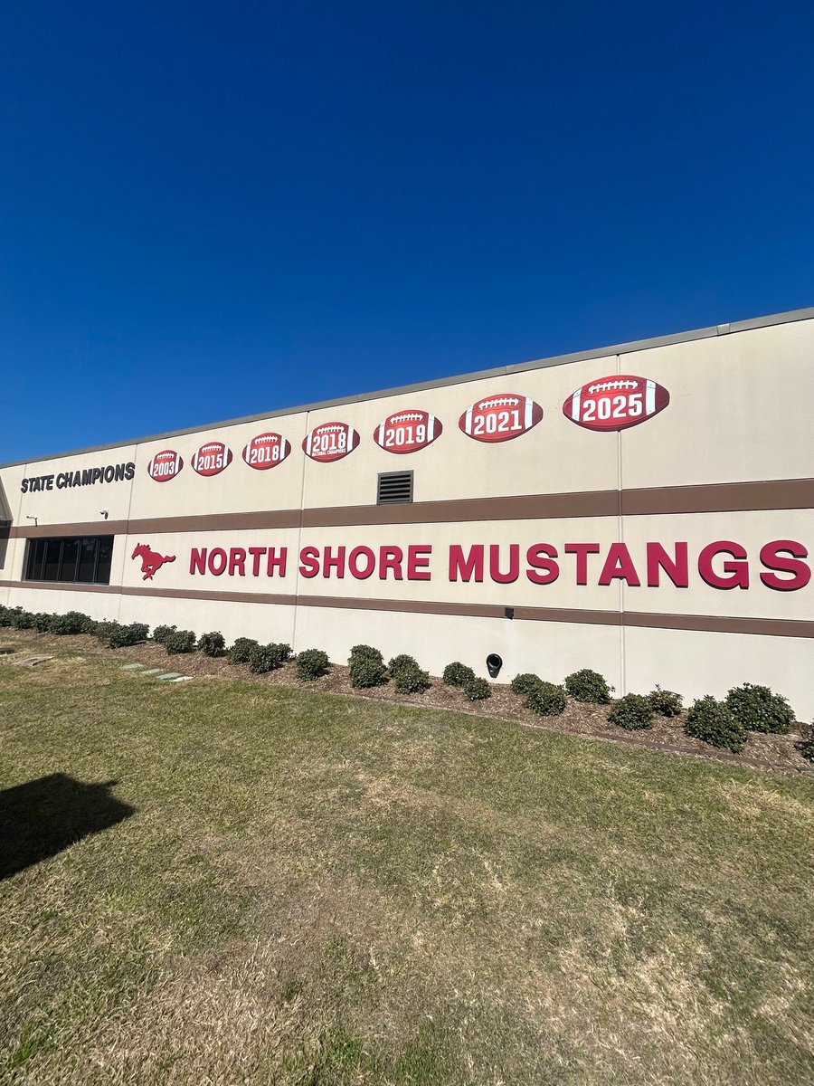 Sign Champ tweet media