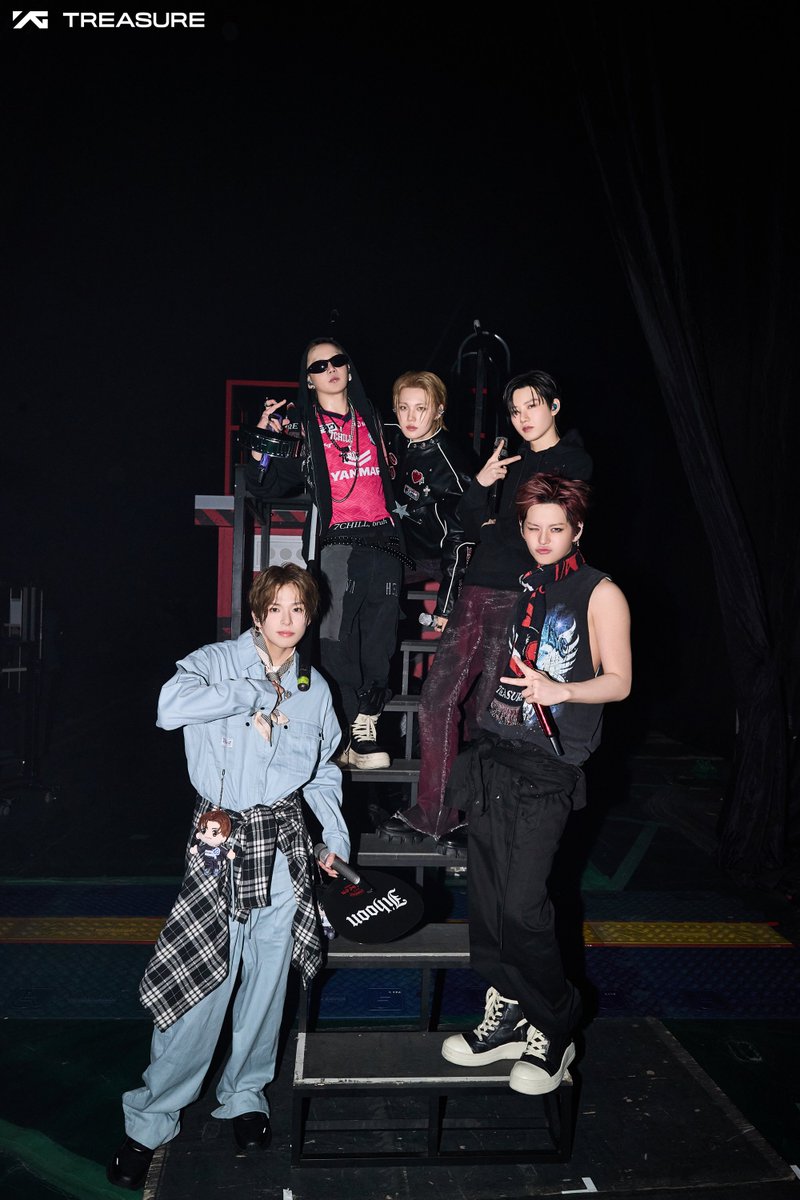 [💎]

2025-26 TREASURE TOUR [PULSE ON] SPECIAL in KYOCERA DOME OSAKA

˗ˏˋ✰ 𝟚𝟘𝟚𝟞.𝟚.𝟙𝟙 𝕆𝕊𝔸𝕂𝔸 𝔻𝔸𝕐𝟚 ✰ ˎˊ˗

一緒に幸せな時間を過ごした
日本ツアーファイナルの大阪公演❕

トゥメのみなさんありがとうございました✨

これからも色んな思い出を作りながら