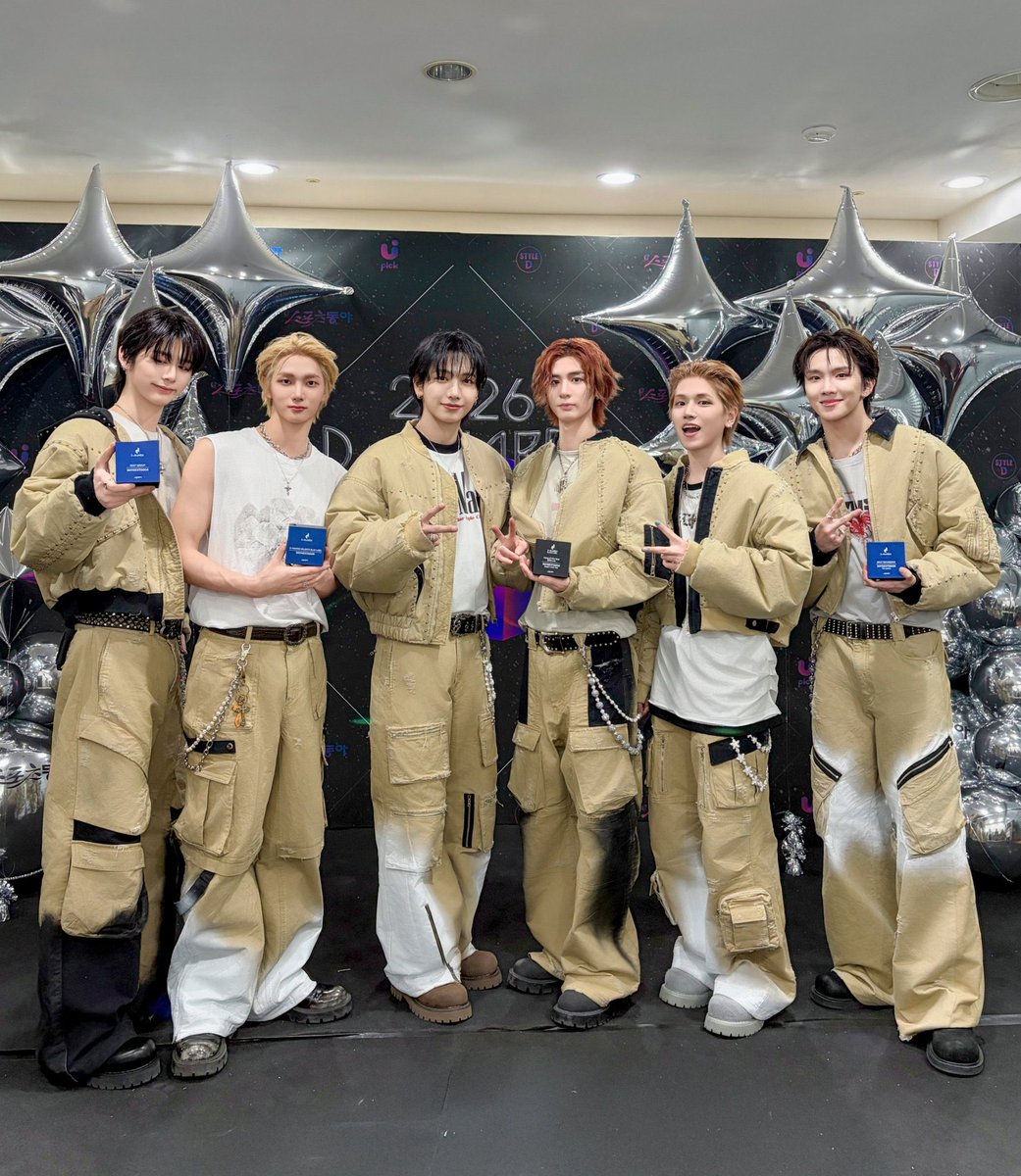 쩨로하니 tweet media
