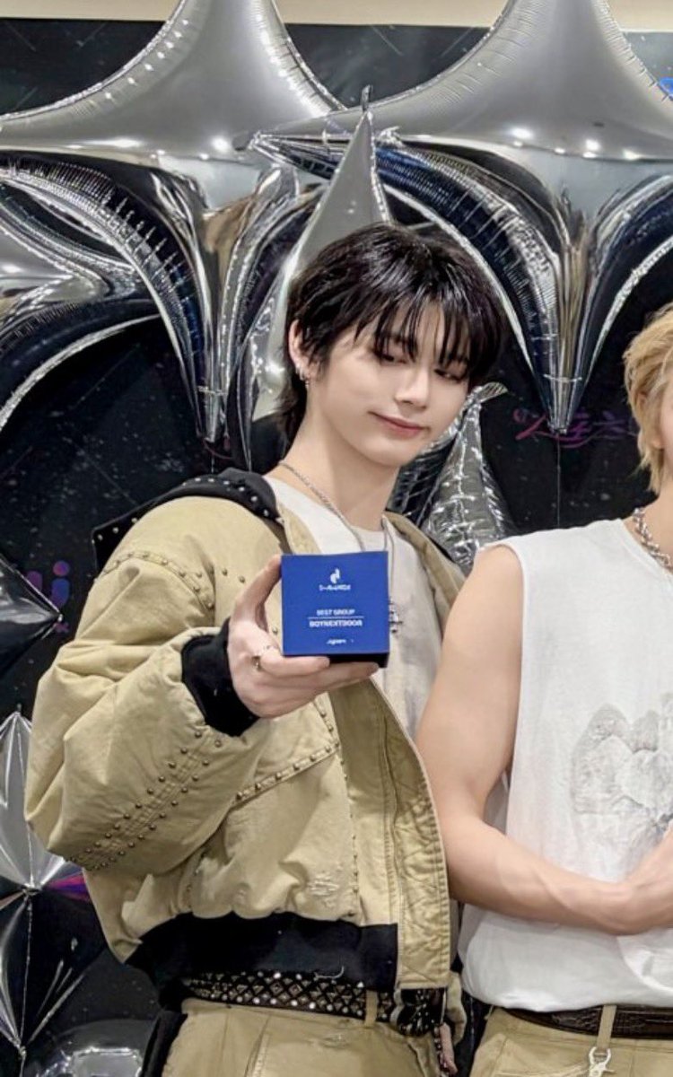 쩨로하니 tweet media