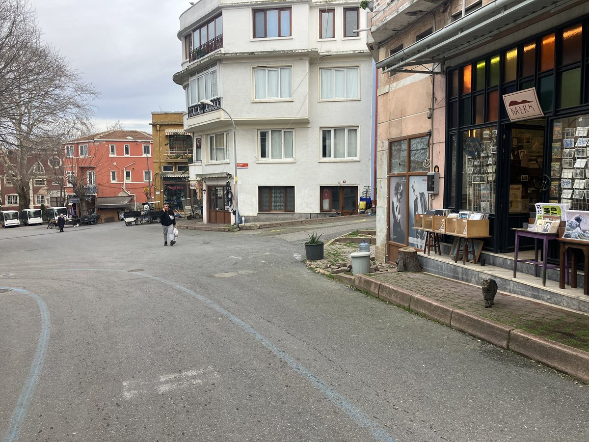 14 Şubat’ta adada, Halki Kültür’de alternatif bir etkinlik yapsak kimler gelir acaba?