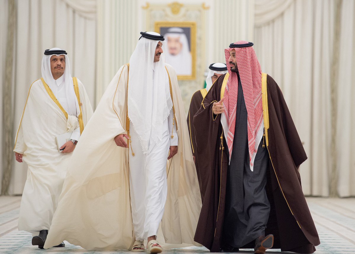 مجلس الوزراء السعودي: 
الموافقة على اتفاقية الربط بالقطار الكهربائي السريع بين حكومة المملكة العربية السعودية وحكومة دولة قطر.
#اهل_قطر
كل يوم بكون عندكم حي هالررررروس
وحي الديره واهلها