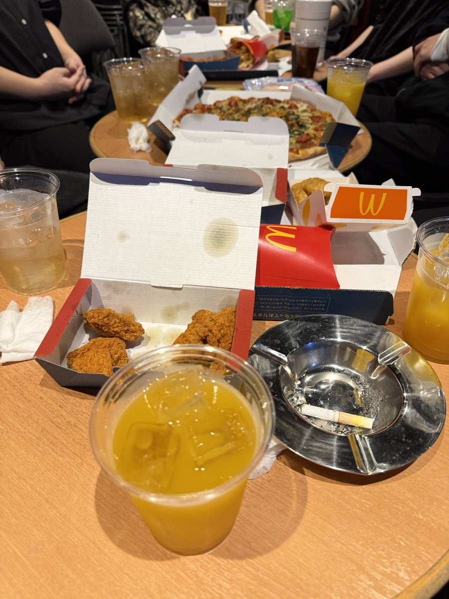 有言実行した！！！！！
今日は俺の奢りだーーー！！！

そしてライブ来てくれてありがとーーー🥳🥳

こういうものです。を引き続き応援よろしくお願いします！！！！🙆‍♂️