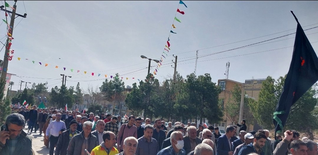 گام‌ها…
فریادها…
پرچم‌ها در باد…🇮🇷
چشم‌ها پر از نور… اینجا پایان یک تهدید نیست،
آغاز یک اطمینان است.
✌️مردم آمده‌اند،
نه برای نشان دادن،
💪برای اثبات کردن. ما هستیم.
#فتح_بزرگ
#ایستادگی_مردم